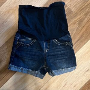 Maternity shorts